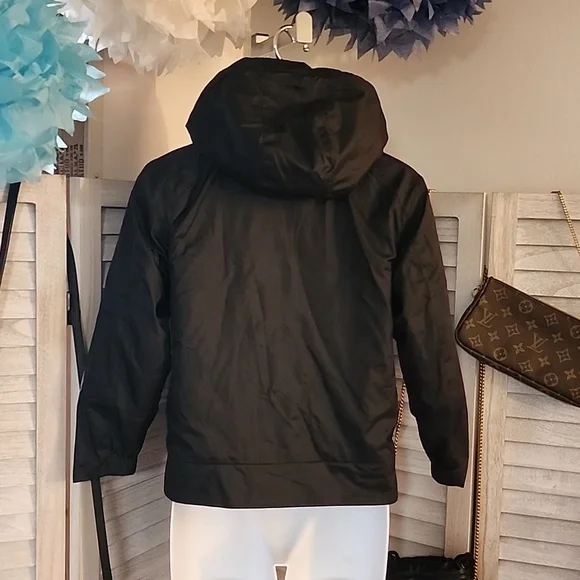 Nike brand kids jacket - Picture 3 of 8